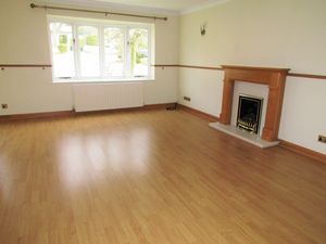 L shaped lounge - click for photo gallery